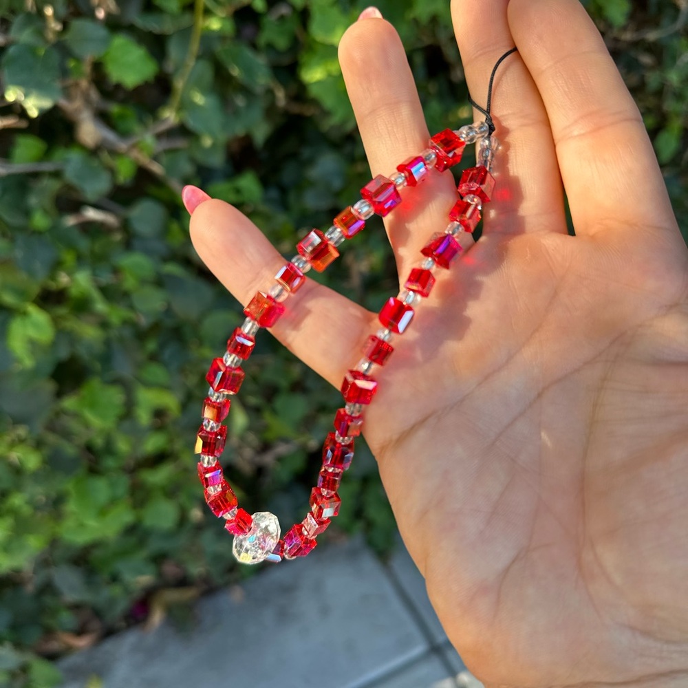 Elegant red Beaded Phone Strap - Picture 4 of 4